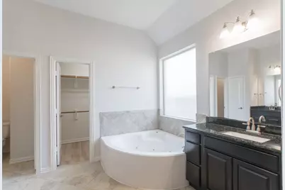 7 E Deer River Circle, The Woodlands, TX 77389 - Photo 27