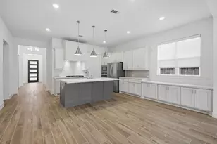 8011 Fenway Hts Dr, The Woodlands, TX 77389 - Photo 13