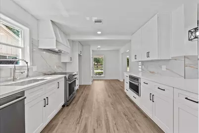 8011 Richmond Avenue, Houston, TX 77063 - Photo 7