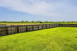 11922 Mulberry Dr, Mont Belvieu, TX 77535 - Photo 5