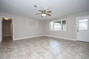 13607 Elm Ct, Sugar Land, TX 77498 - Photo 5