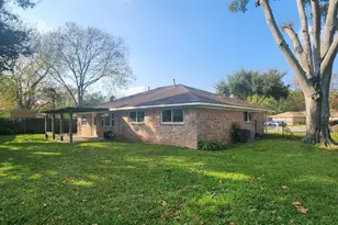 13607 Elm Ct, Sugar Land, TX 77498 - Photo 21