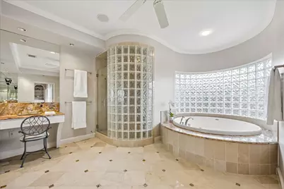 5211 Pocahontas Street, Bellaire, TX 77401 - Photo 23