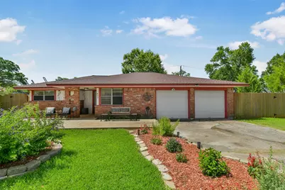 523 Oakdale Avenue, Shoreacres, TX 77571 - Photo 1