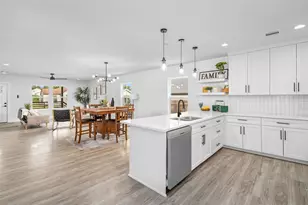 7422 McKinney St, Houston, TX 77011 - Photo 13