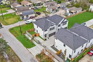 241 Rebecca St, Houston, TX 77022 - Photo 25