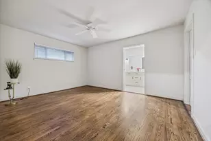 4111 Martinshire Dr, Houston, TX 77025 - Photo 17