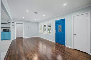 4717 Chrystell Ln, Houston, TX 77092 - Photo 5