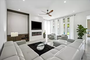 9909 Larston St, Houston, TX 77055 - Photo 7