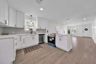 2221 Grover Ave, Galveston, TX 77551 - Photo 3