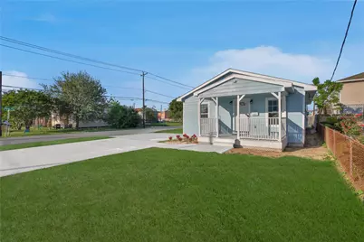 2221 Grover Avenue, Galveston, TX 77551 - Photo 23