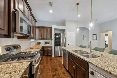 2 Woodmoor Place, Magnolia, TX 77354 - Photo 9