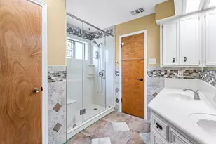 660 Hillcrest Dr, Huntsville, TX 77340 - Photo 29