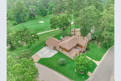 660 Hillcrest Drive, Huntsville, TX 77340 - Photo 1