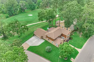 660 Hillcrest Dr, Huntsville, TX 77340 - Photo 1
