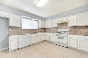 12023 Plumbrook Dr, Houston, TX 77099 - Photo 25