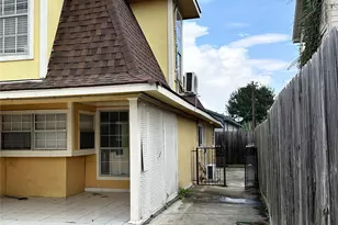 6905 Palestine St, Houston, TX 77020 - Photo 9