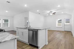 4017 Steer Stable Ln, League City, TX 77573 - Photo 5