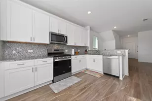 7326 Madison Cmns Ln, Houston, TX 77075 - Photo 13