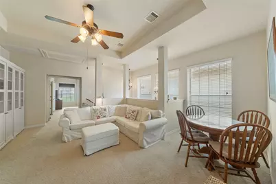10610 Wallingford Place, Houston, TX 77042 - Photo 17