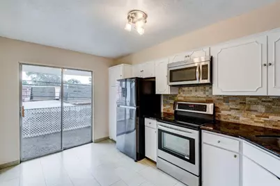 2555 Marilee Lane #4, Houston, TX 77057 - Photo 9