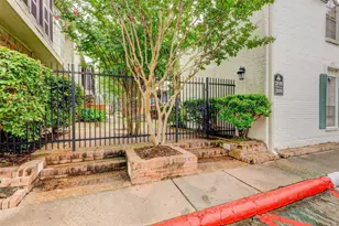 2555 Marilee Ln, Houston, TX 77057 - Photo 17