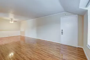 2555 Marilee Ln, Houston, TX 77057 - Photo 5