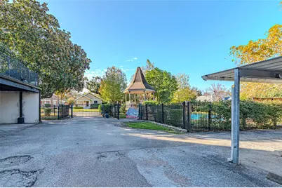 1100 Harvard Street #14, Houston, TX 77008 - Photo 49