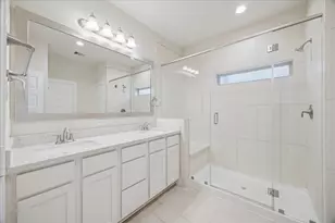 10604 Centre Glade Dr, Houston, TX 77043 - Photo 5