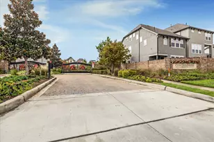 10604 Centre Glade Dr, Houston, TX 77043 - Photo 21