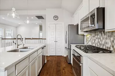 10604 Centre Glade Drive, Houston, TX 77043 - Photo 11