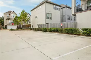 10604 Centre Glade Dr, Houston, TX 77043 - Photo 19