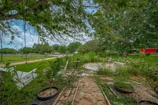 2316 Green Meadows Dr, Sealy, TX 77474 - Photo 43