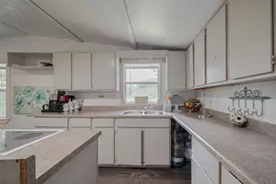 2316 Green Meadows Dr, Sealy, TX 77474 - Photo 25