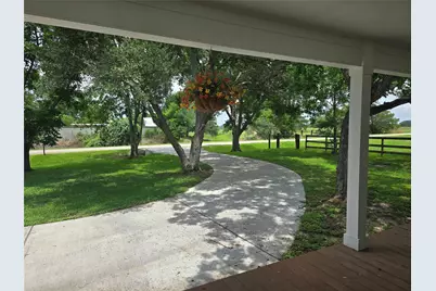 1585 County Road 237, Ganado, TX 77962 - Photo 5