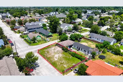 1401 Amundsen Street, Houston, TX 77009 - Photo 1