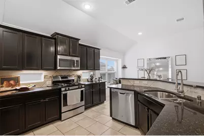 8218 Bay Run Ave Avenue, Baytown, TX 77521 - Photo 9