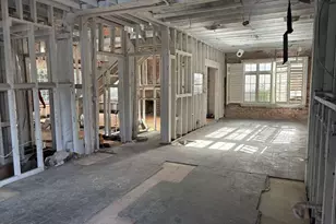 614 Avondale St, Houston, TX 77006 - Photo 9