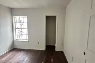 4937 E Ridge Creek Dr, Houston, TX 77053 - Photo 5