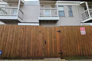 11710 Southlake Dr, Houston, TX 77077 - Photo 3