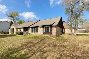 443 Bayou View Dr, El Lago, TX 77586 - Photo 3