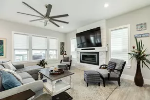 3827 Seabreeze Ln, Galveston, TX 77554 - Photo 19