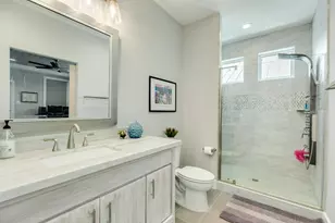 3827 Seabreeze Ln, Galveston, TX 77554 - Photo 37