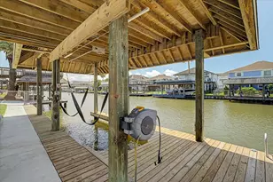 273 Barracuda St, Bayou Vista, TX 77563 - Photo 9