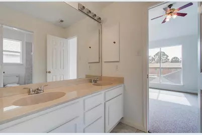 5425 Loch Lomond Drive, Houston, TX 77096 - Photo 27