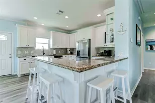 2754 Gulf View Ln, Crystal Beach, TX 77650 - Photo 9