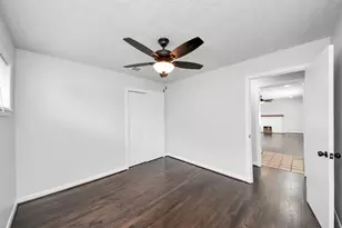 2010 Lillian St, Pasadena, TX 77502 - Photo 21