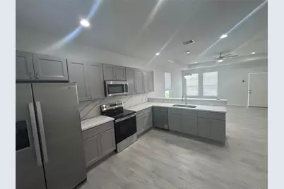 301 S Railroad Avenue, Shepherd, TX 77371 - Photo 1