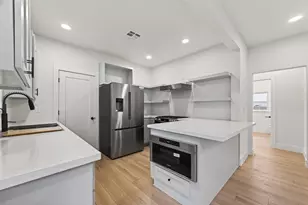 4413 Roseland St, Houston, TX 77006 - Photo 11