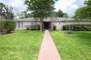 7546 Maple Tree Dr, Houston, TX 77088 - Photo 1